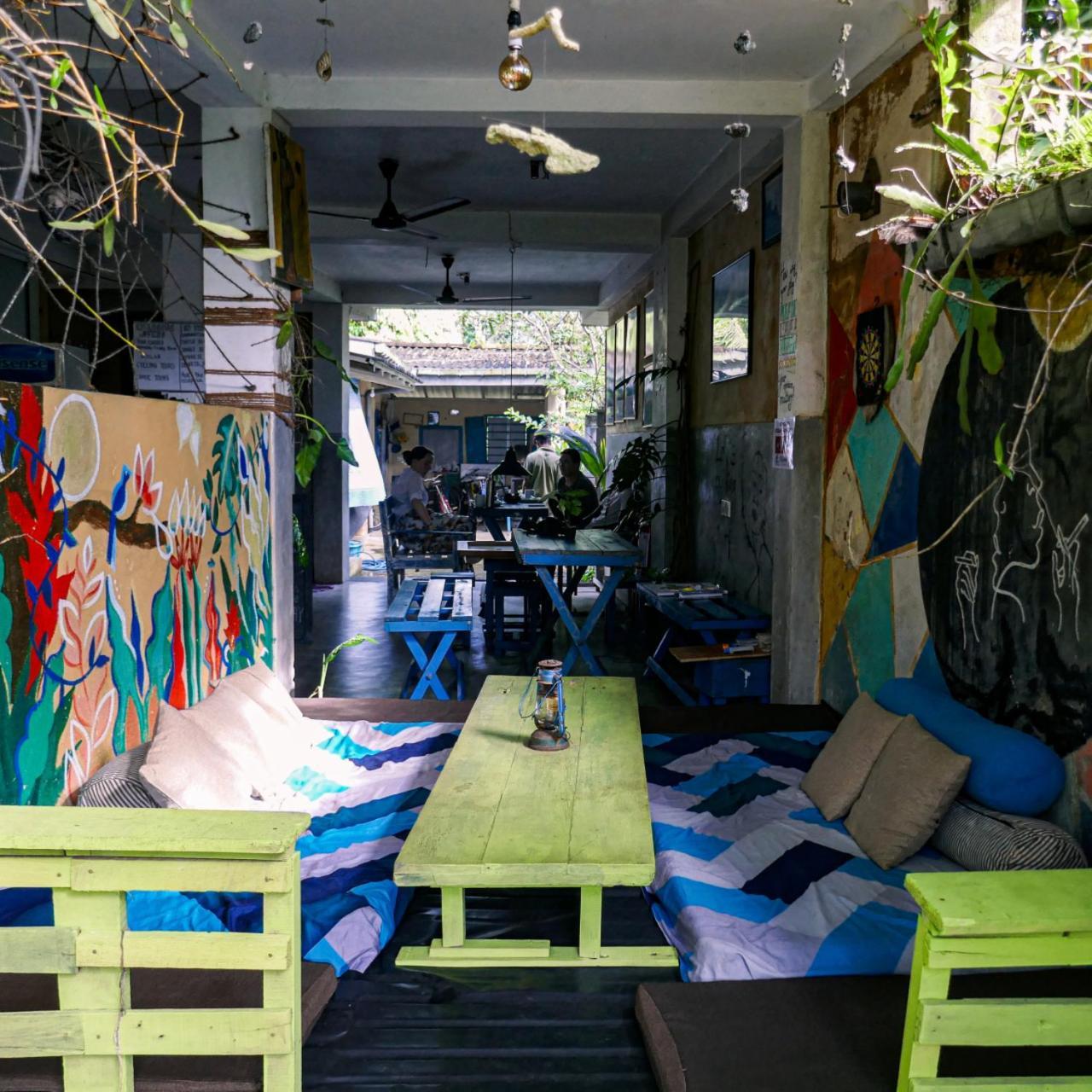 Cycling Backpacker Hostel & Cafe أونا واتونا المظهر الخارجي الصورة
