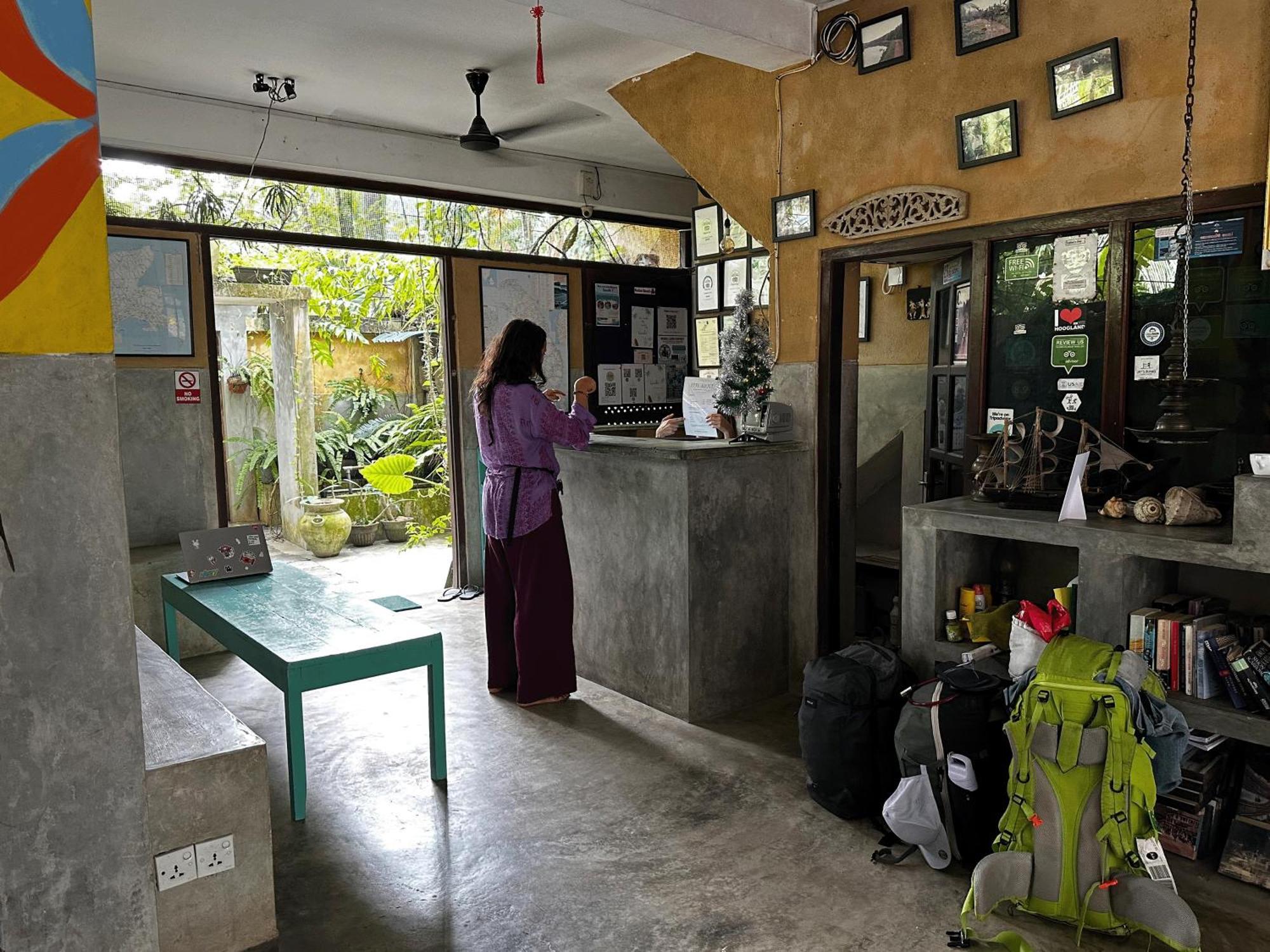 Cycling Backpacker Hostel & Cafe أونا واتونا المظهر الخارجي الصورة
