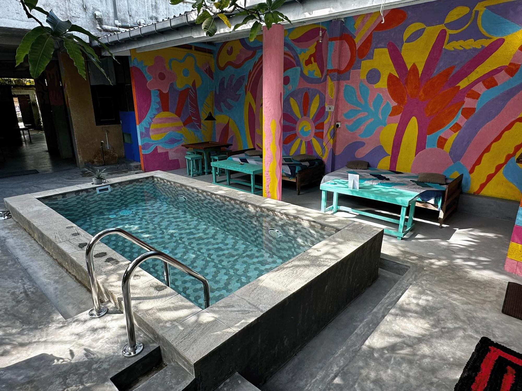 Cycling Backpacker Hostel & Cafe أونا واتونا المظهر الخارجي الصورة